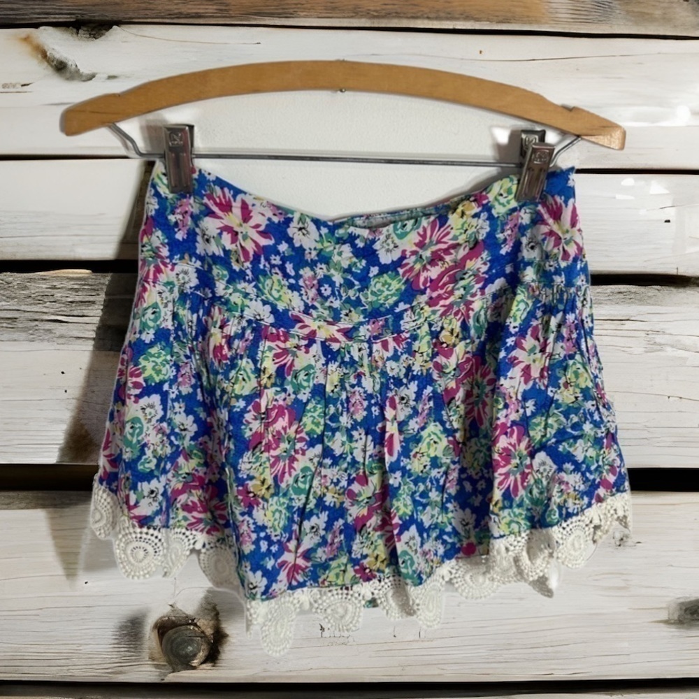 LF Paper Heart Colorful Floral Skort Skirt Shorts NWT Sz 8 Blue Pink Lace Hem